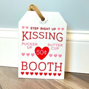 Kissing Booth Valentines Day - Wooden decor